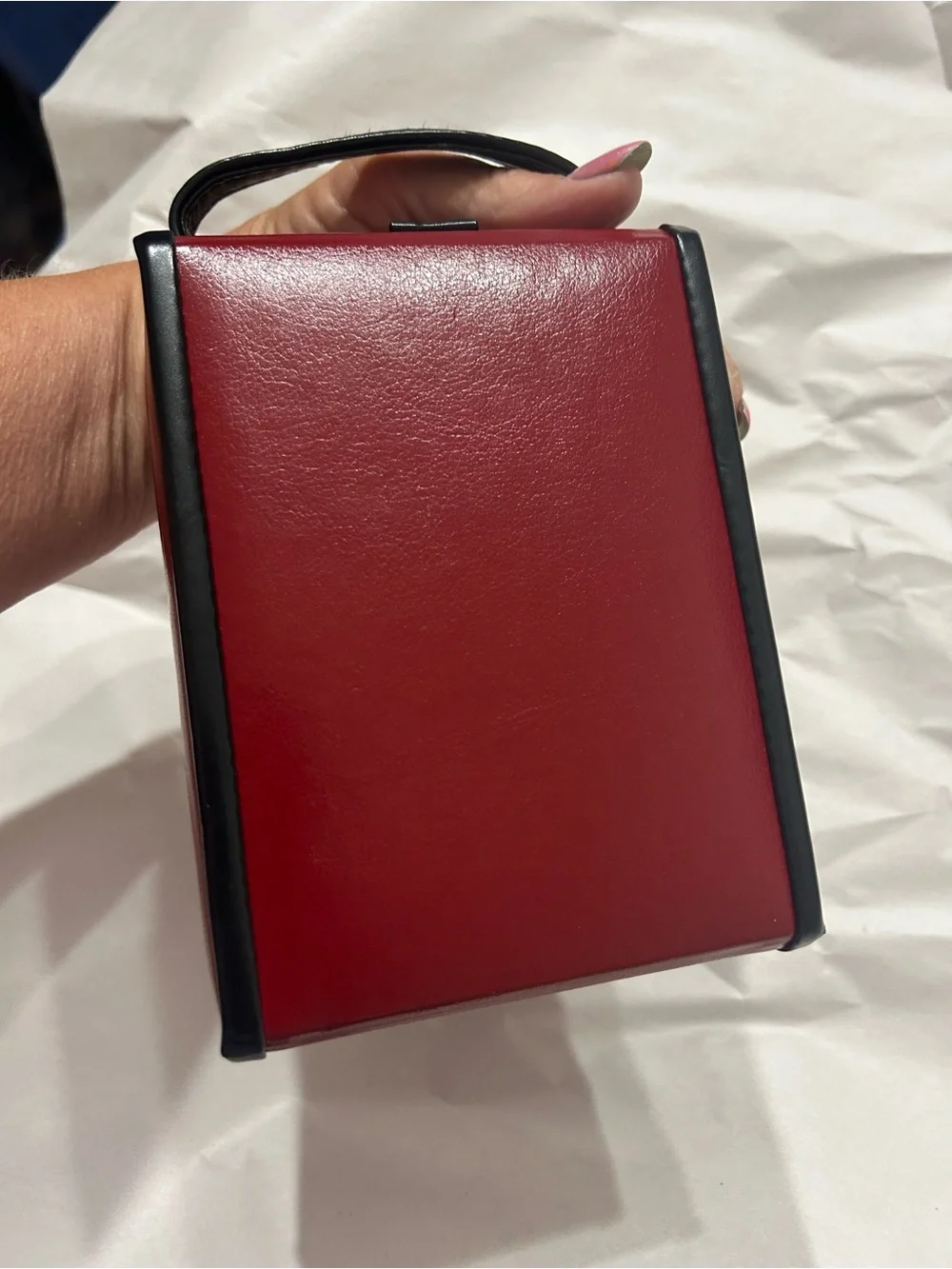 N/A compact red
